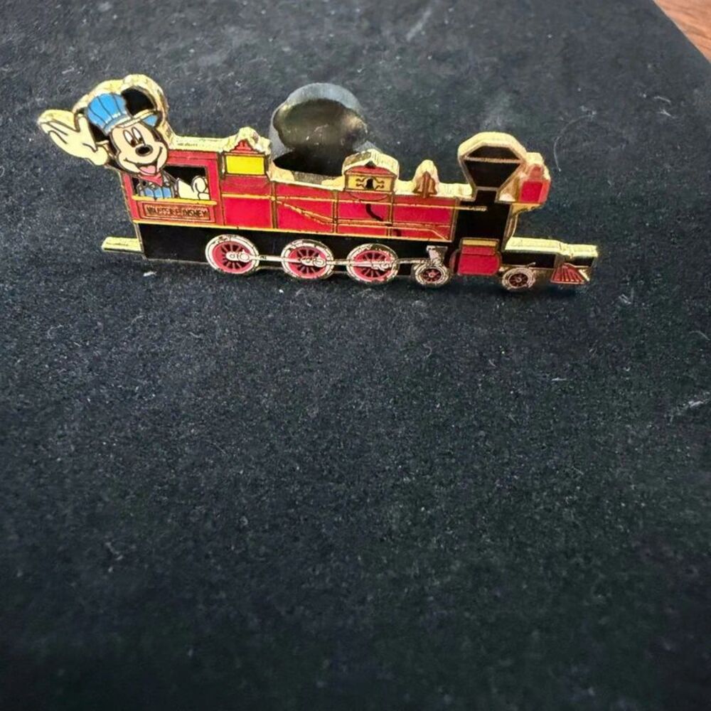 Disney Mickey Mouse Steam Train Railroad Tour Pin WDW